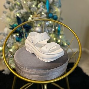 Crocs Classic Mega Crush Sandal, White Platform Sandals Size 7